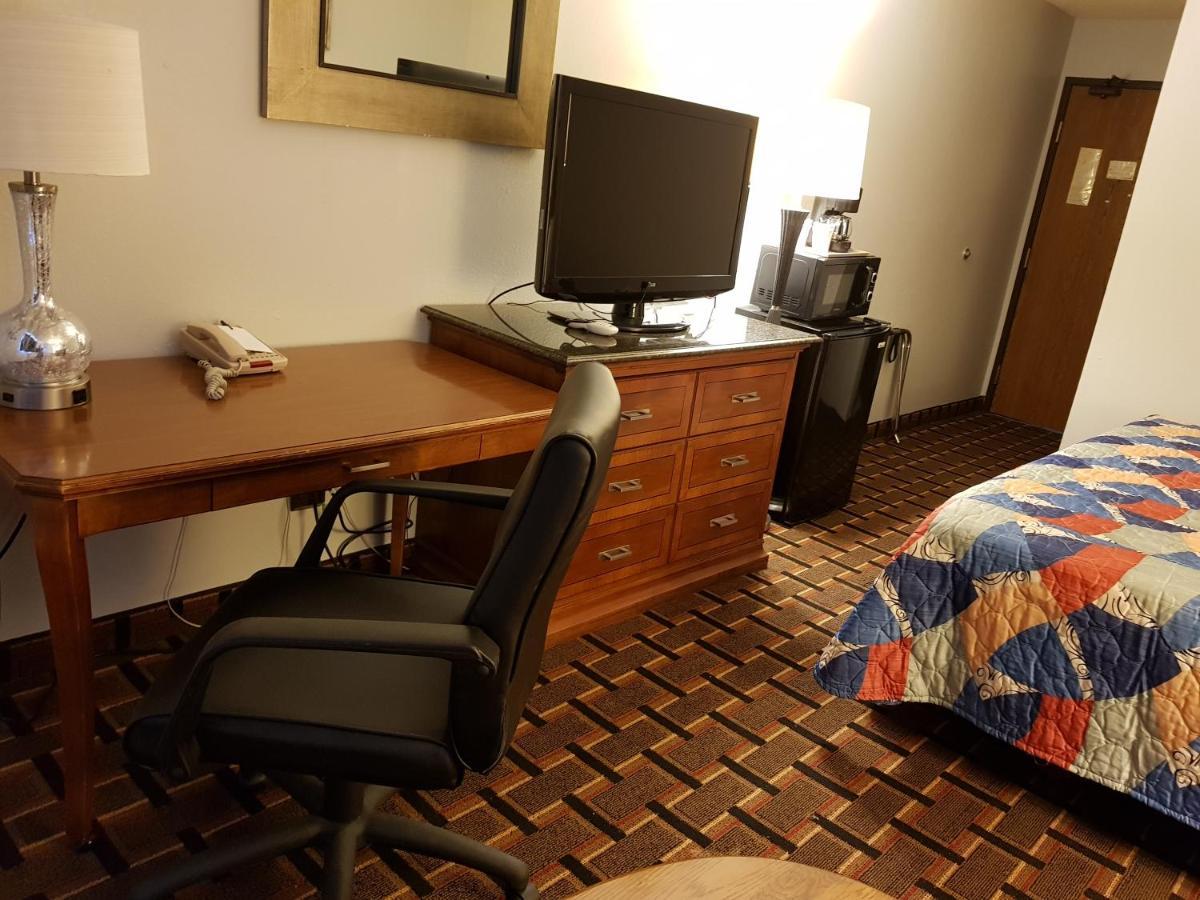 And Hotel 2*